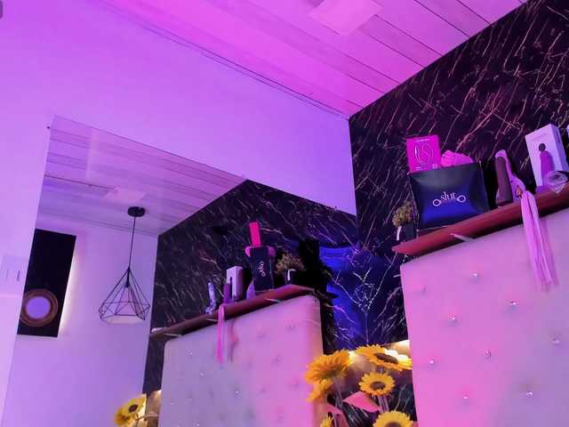 KendallWods's BongaCams show and profile