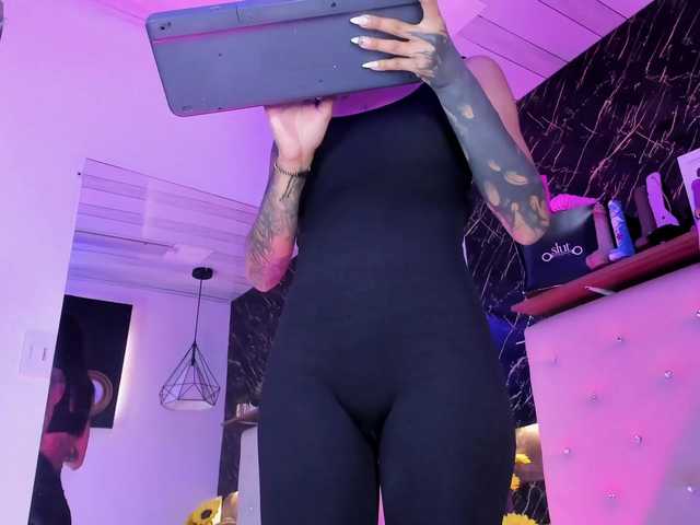 KendallWods's BongaCams show and profile