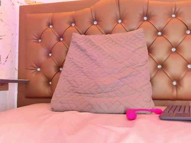 free adult cam to cam KendallWods