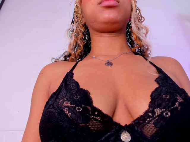 KimmySwettie webcam