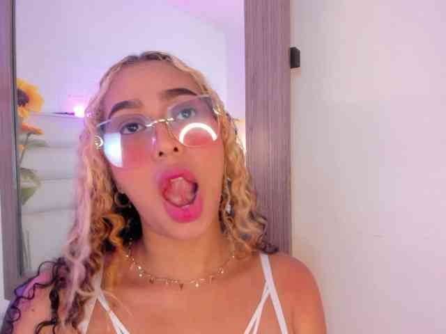 KimmySwettie webcam