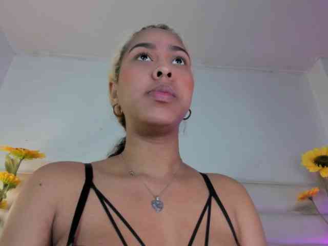 KimmySwettie webcam