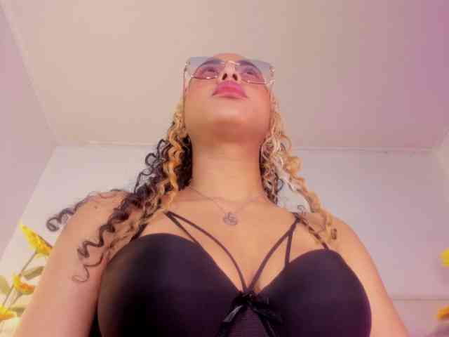 KimmySwettie webcam