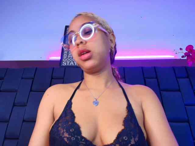 KimmySwettie webcam