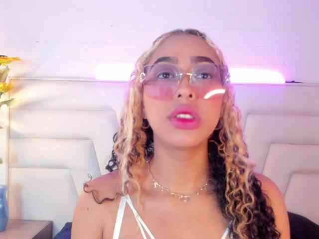 KimmySwettie webcam