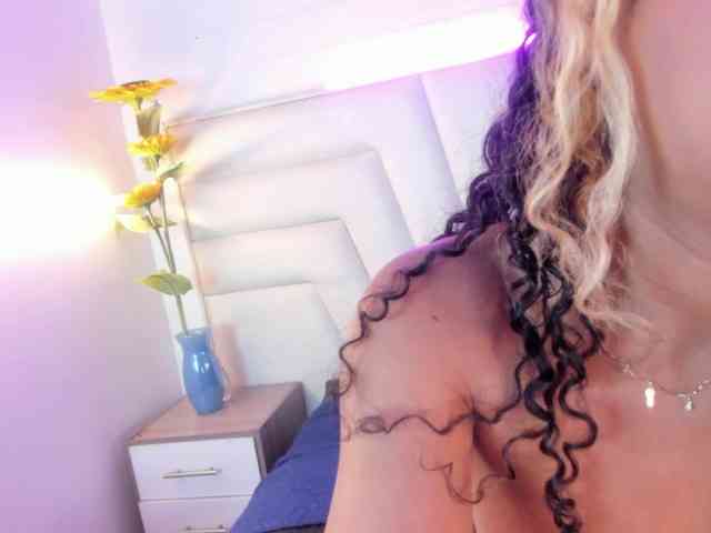KimmySwettie webcam