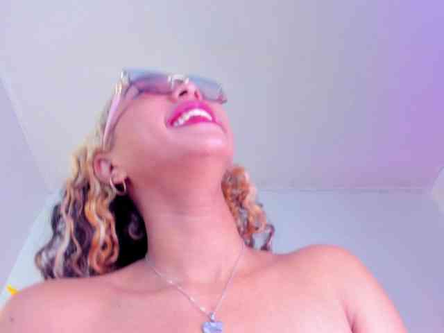 KimmySwettie webcam