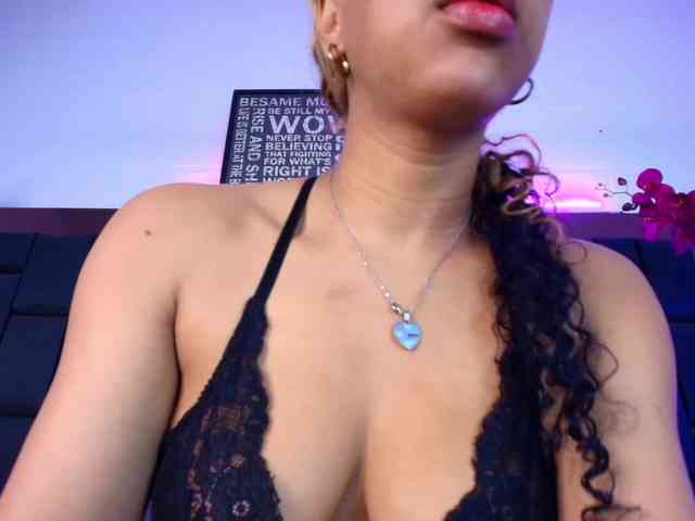 KimmySwettie webcam