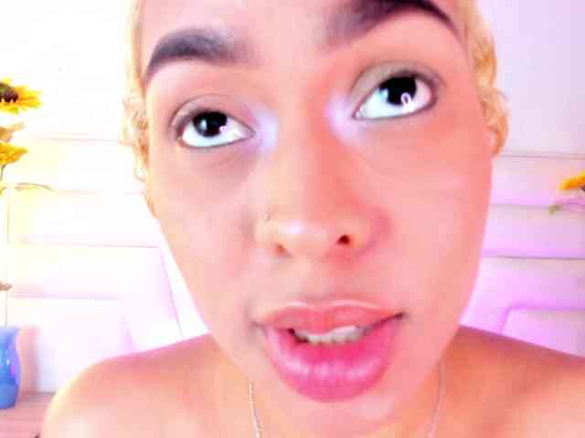 KimmySwettie webcam