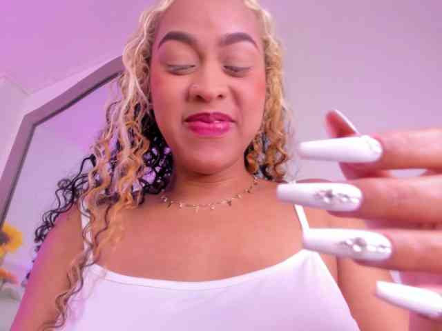 KimmySwettie webcam
