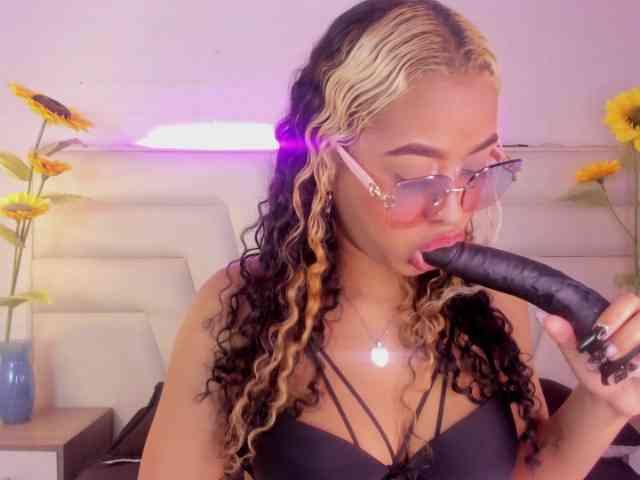 KimmySwettie webcam
