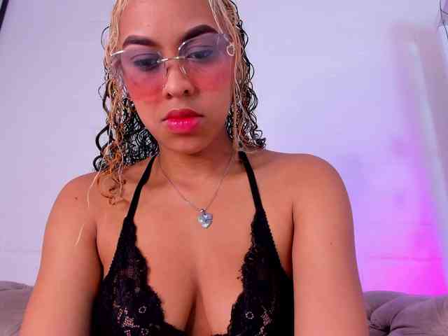 KimmySwettie webcam