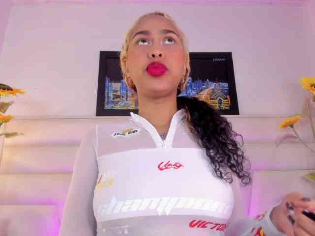 KimmySwettie webcam