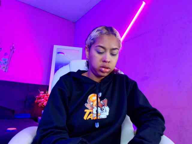 KimmySwettie webcam
