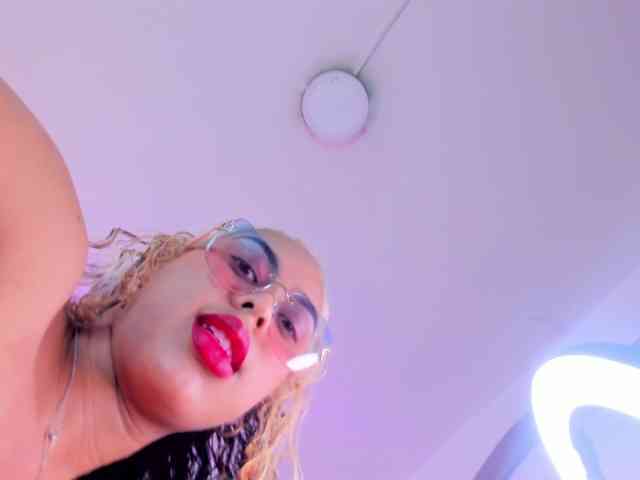 KimmySwettie webcam