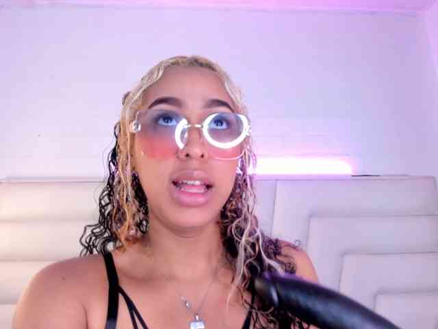 KimmySwettie webcam