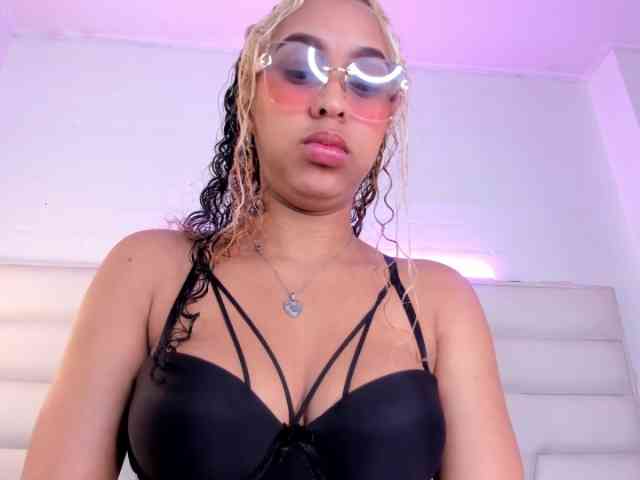 KimmySwettie webcam