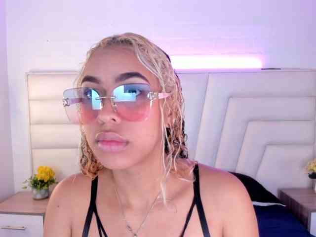 KimmySwettie webcam