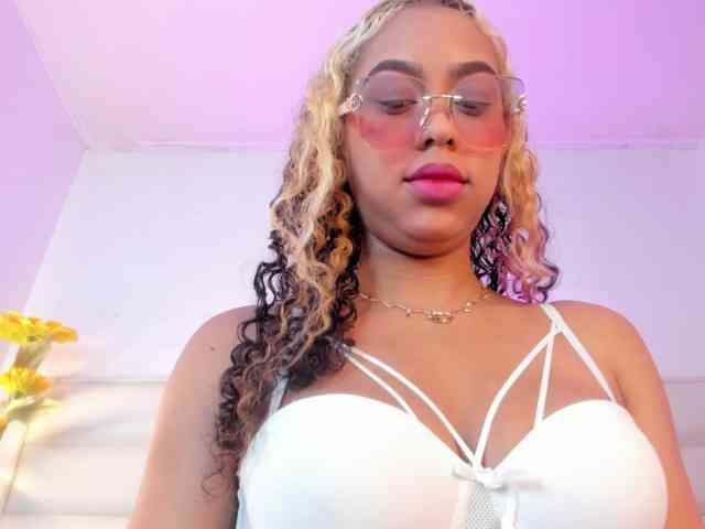 KimmySwettie webcam