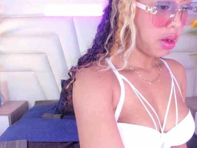 KimmySwettie webcam