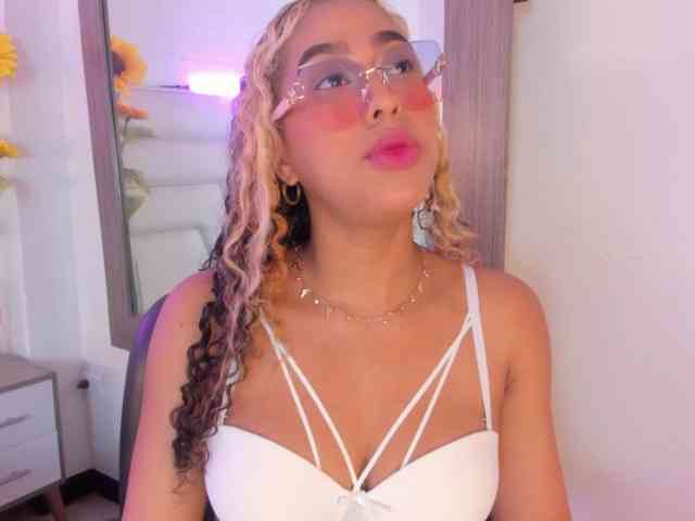 KimmySwettie webcam