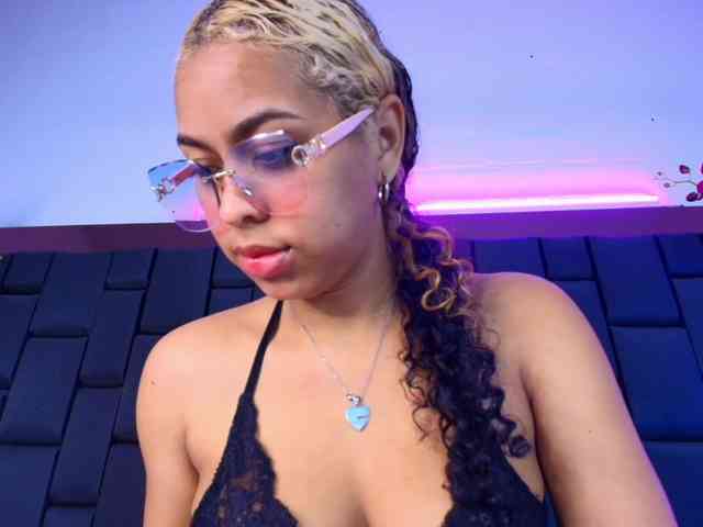 KimmySwettie webcam