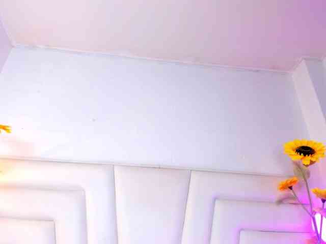KimmySwettie webcam