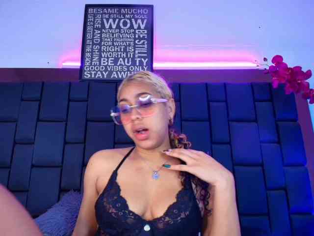 KimmySwettie webcam