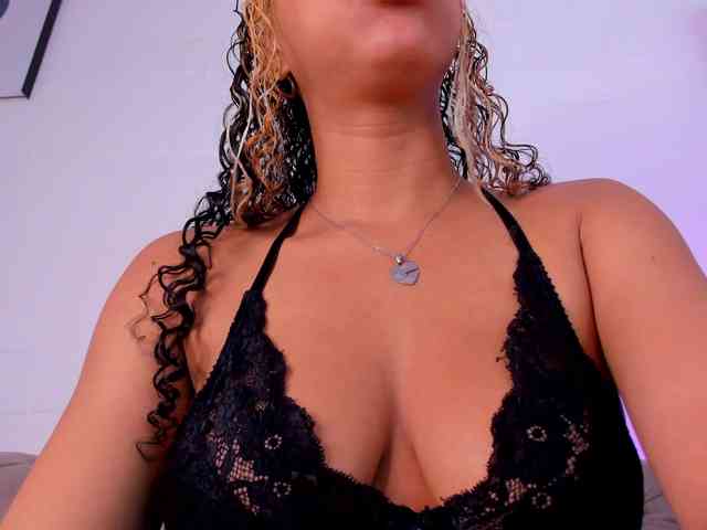 KimmySwettie webcam