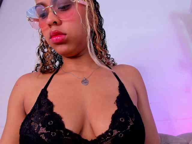 KimmySwettie webcam