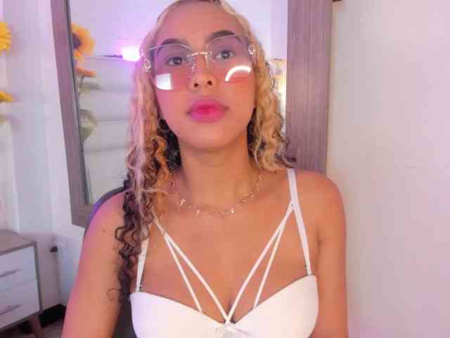 KimmySwettie webcam