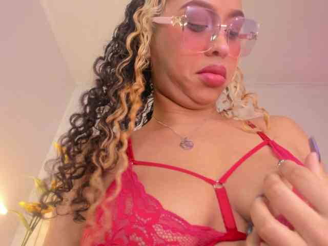 KimmySwettie webcam