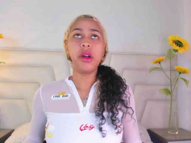 KimmySwettie webcam
