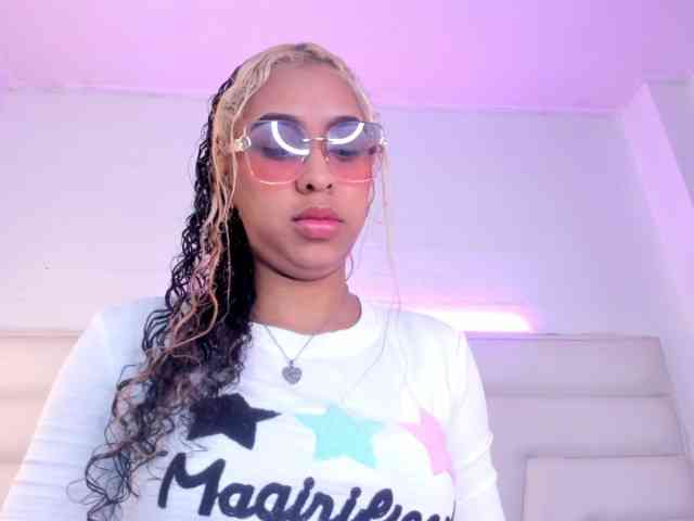 KimmySwettie webcam