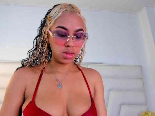 KimmySwettie webcam