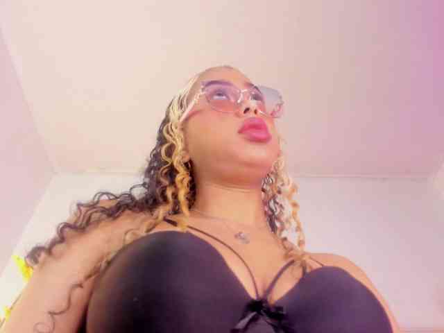 KimmySwettie webcam