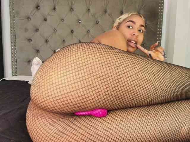 KimmySwettie webcam
