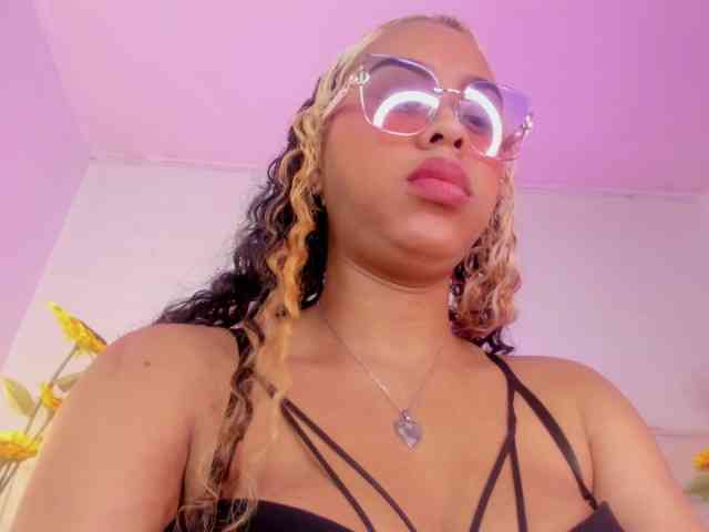 KimmySwettie webcam