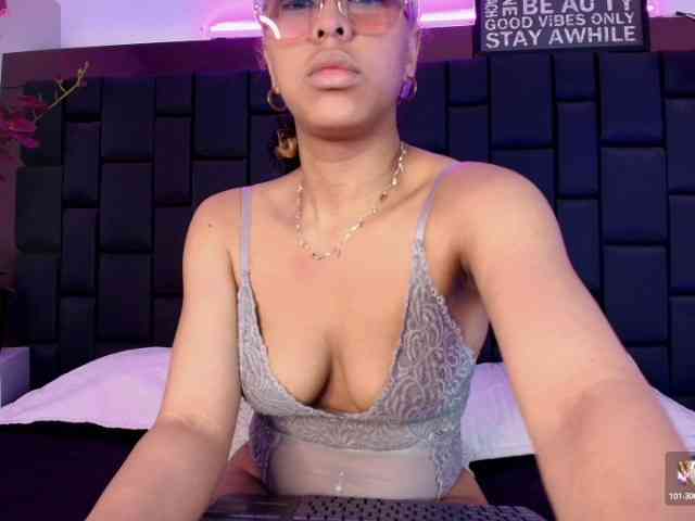 KimmySwettie webcam
