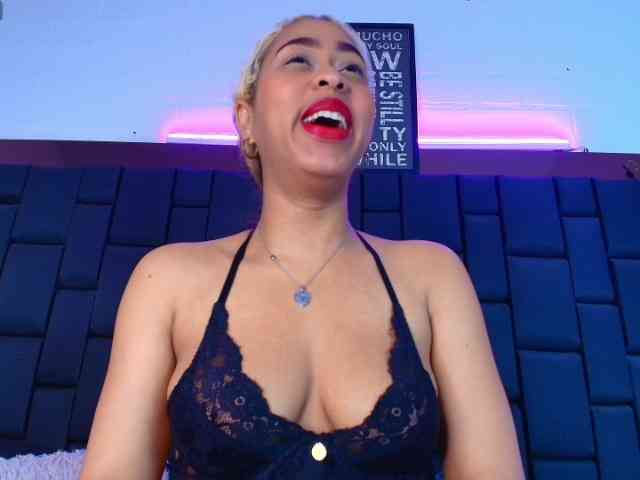 KimmySwettie webcam