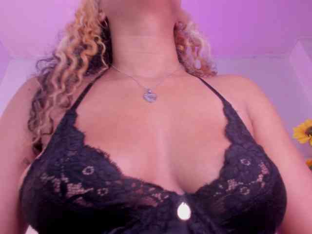 KimmySwettie webcam
