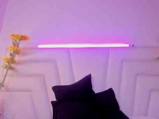 KimmySwettie webcam