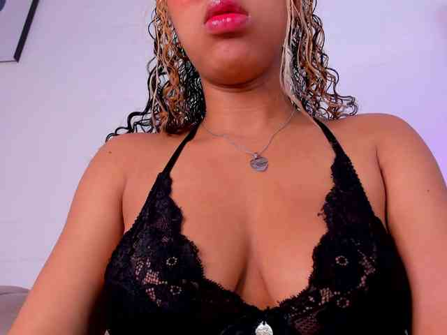 KimmySwettie webcam