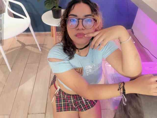 Alicecamxx webcam