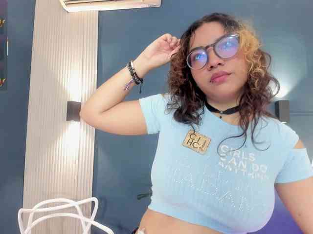 Alicecamxx webcam