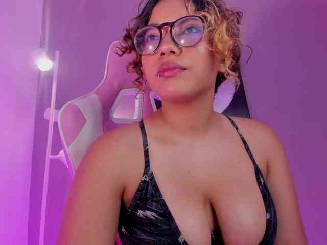 Alicecamxx webcam
