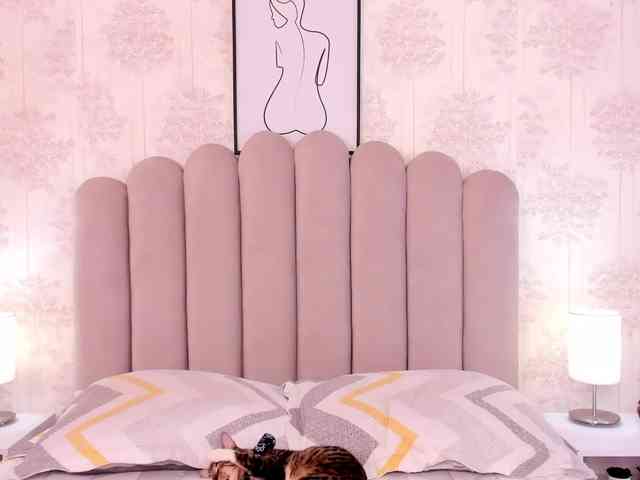 ShaynaHosk Live Webcam on BongaCams