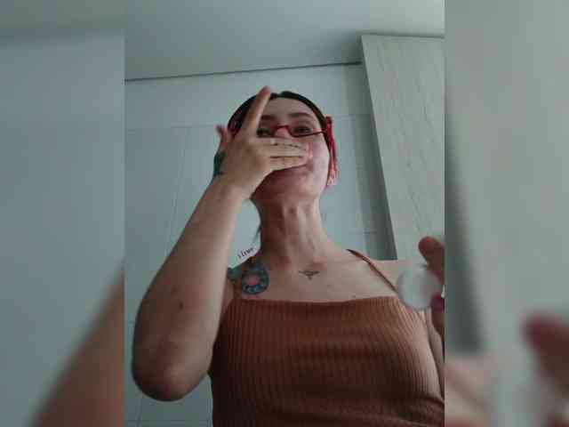 RevySadashiTrue webcam