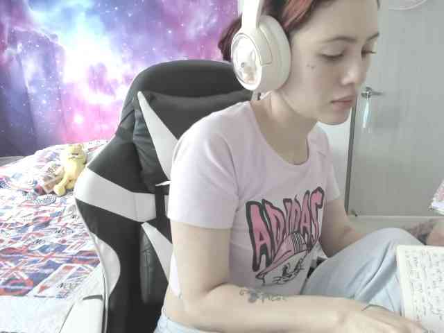 RevySadashiTrue webcam