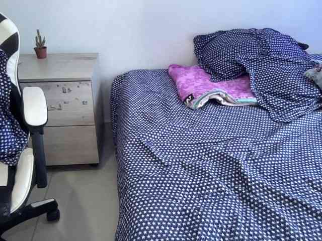 RevySadashiTrue webcam